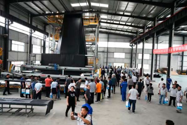 中國新型土工膜技術裝備研討會在萊蕪召開